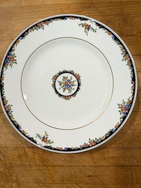 Wedgwood Osborne Salad Plate 8 1/8"